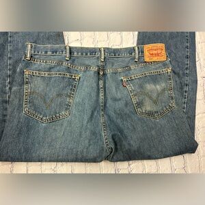 LEVI 505 mens size 42x32 jeans